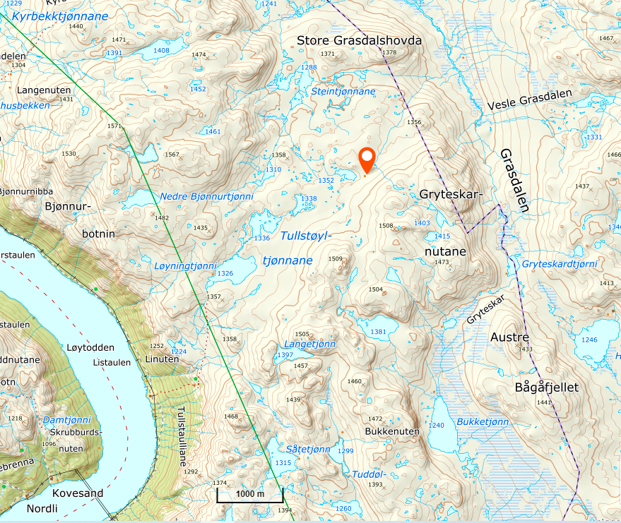 Kartutsnitt med rød markør på Jutulsbu ved Tullstøyltjønnane, nordøst for Listaulen